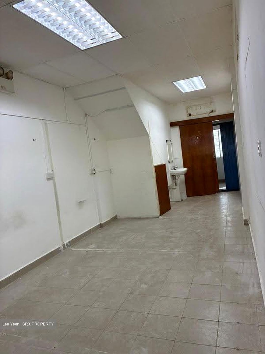 Owen Road (D8), Retail #613769111